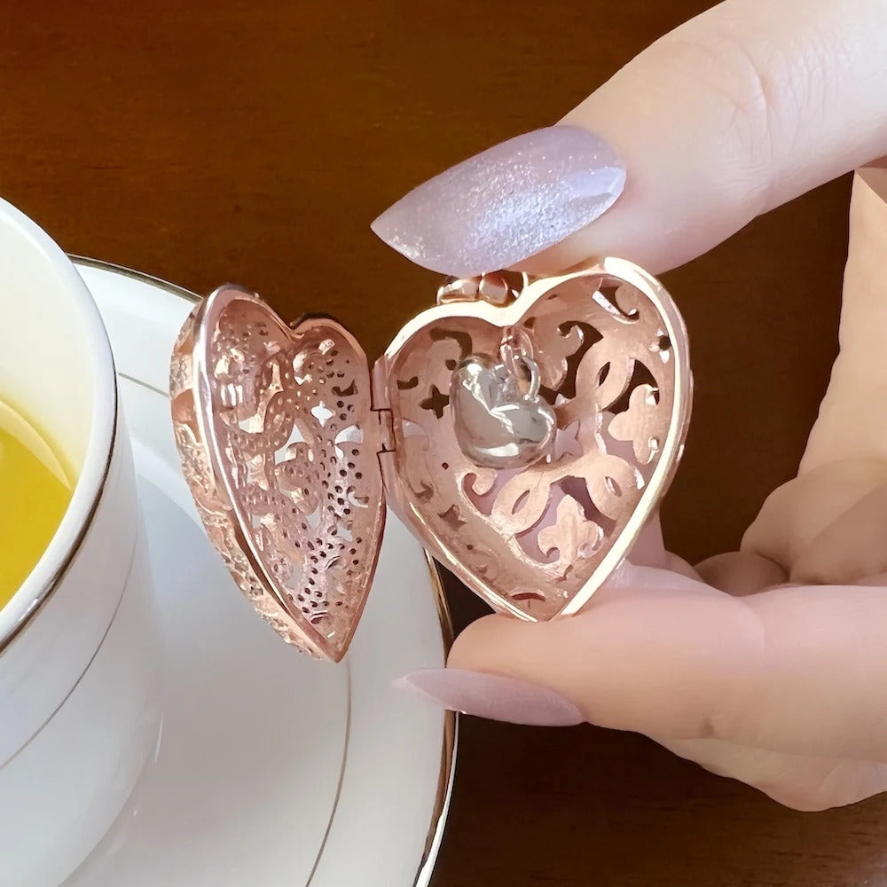 The Pendant Love Heart Locket you're describing sounds like a beautiful piece of jewelry that combines style, sentiment, and quality. Here? a breakdown of its key features: